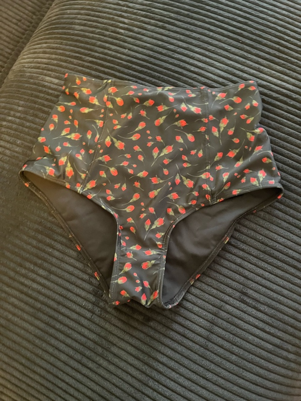 Reformation Black High-Waist Bikini Bottoms with Red Rose Print nwt Xs